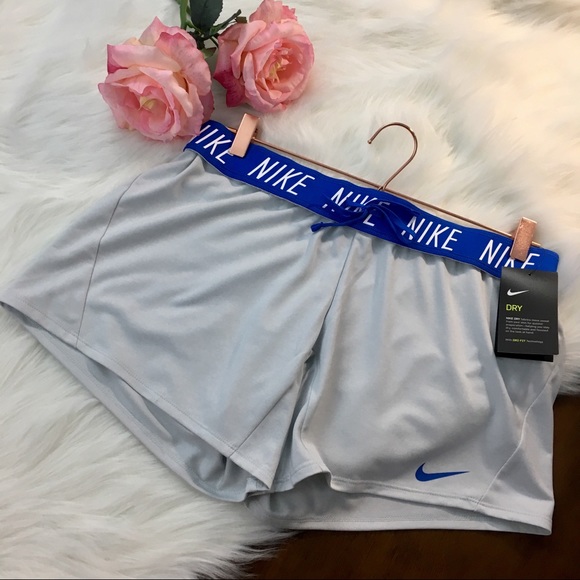 nike fold over waistband attack short